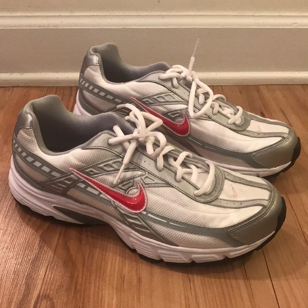 Womens Nike Size 11. Brand new never worn